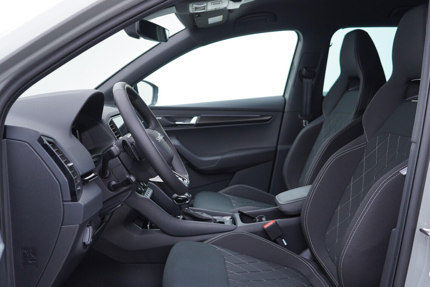 OV190V10806_24.webp_KAROQ SportLine 1.5 TSI 110 kW automat, DPH