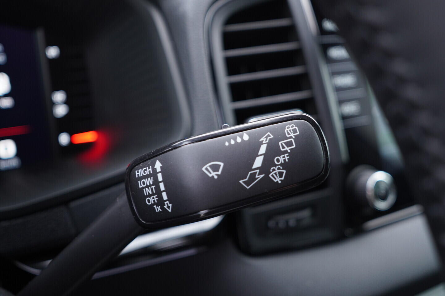 OV190V10806_27.webp_KAROQ SportLine 1.5 TSI 110 kW automat, DPH