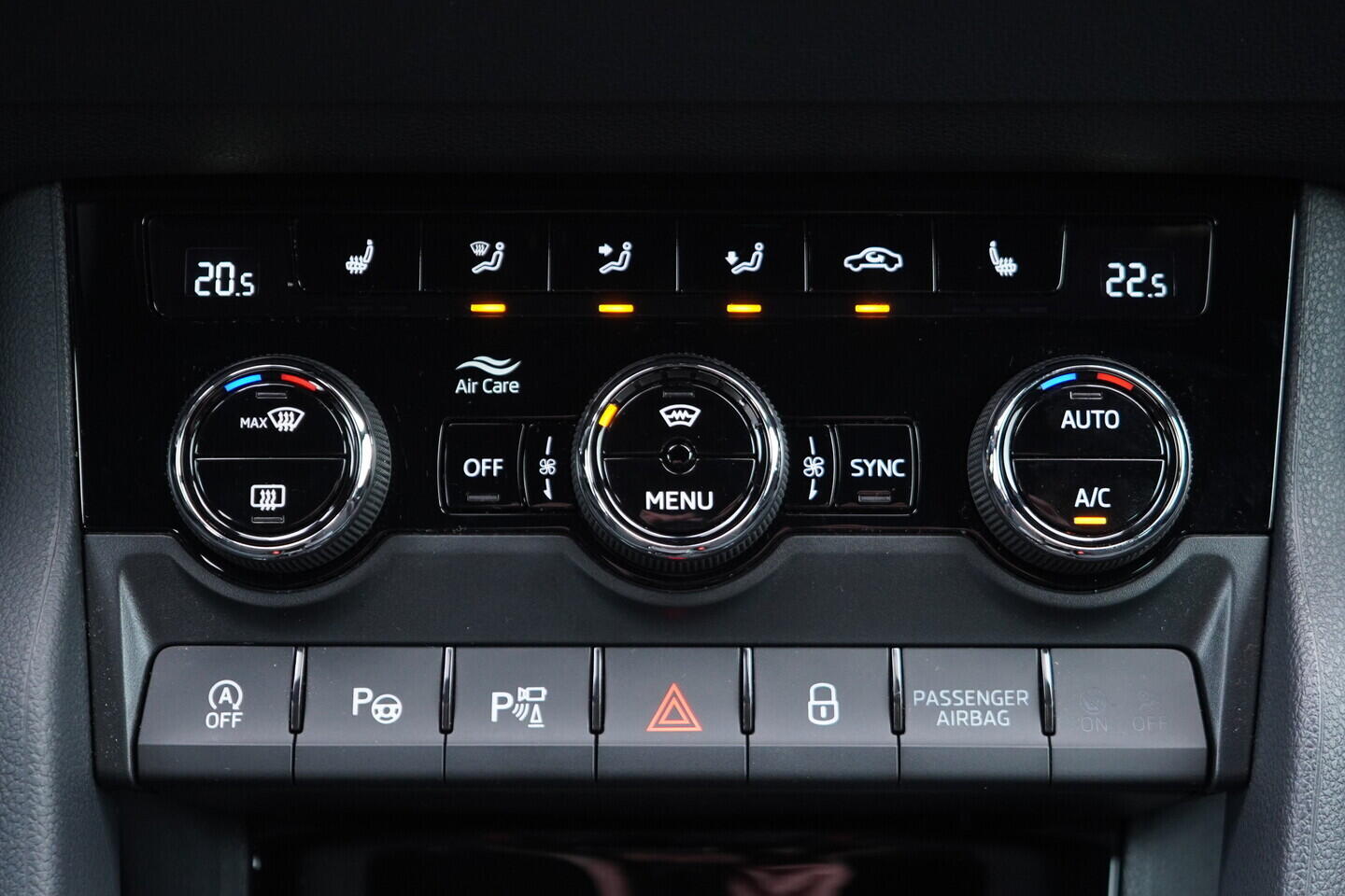 OV190V10806_35.webp_KAROQ SportLine 1.5 TSI 110 kW automat, DPH