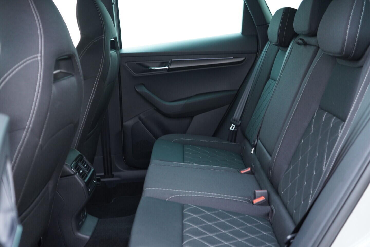 OV190V10806_39.webp_KAROQ SportLine 1.5 TSI 110 kW automat, DPH