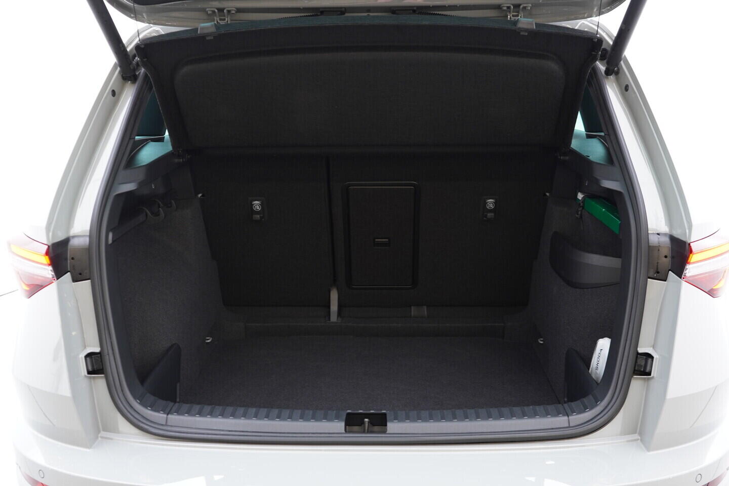 OV190V10806_41.webp_KAROQ SportLine 1.5 TSI 110 kW automat, DPH