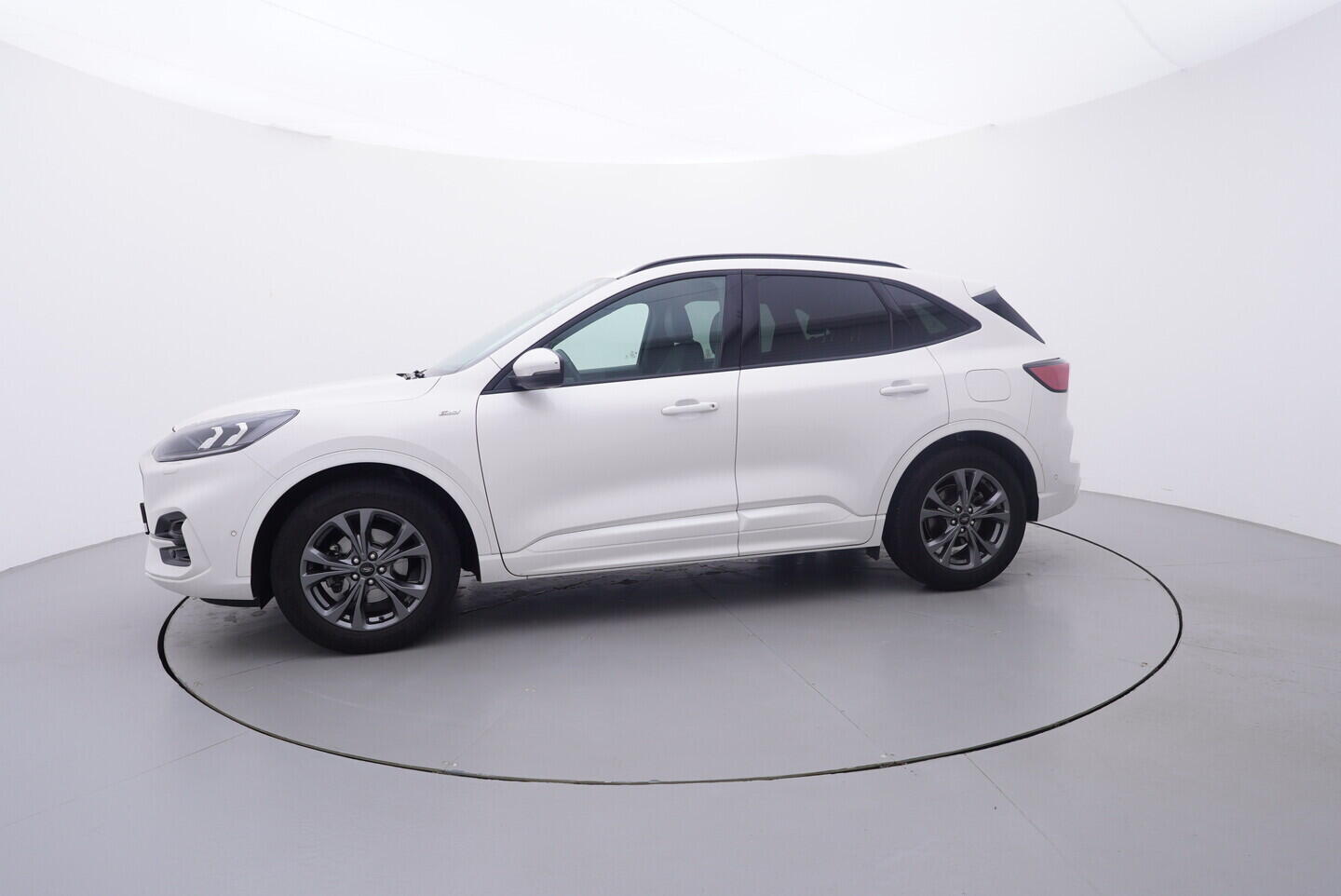 OV190V10808_11.webp_KUGA  1.5  110 kW manuál