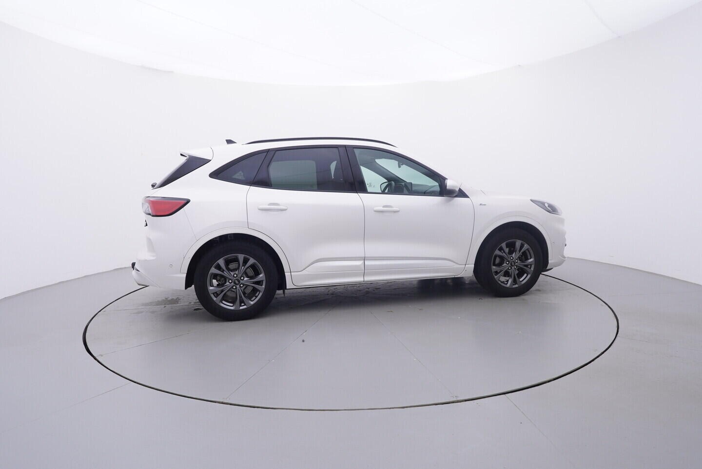 OV190V10808_15.webp_KUGA  1.5  110 kW manuál