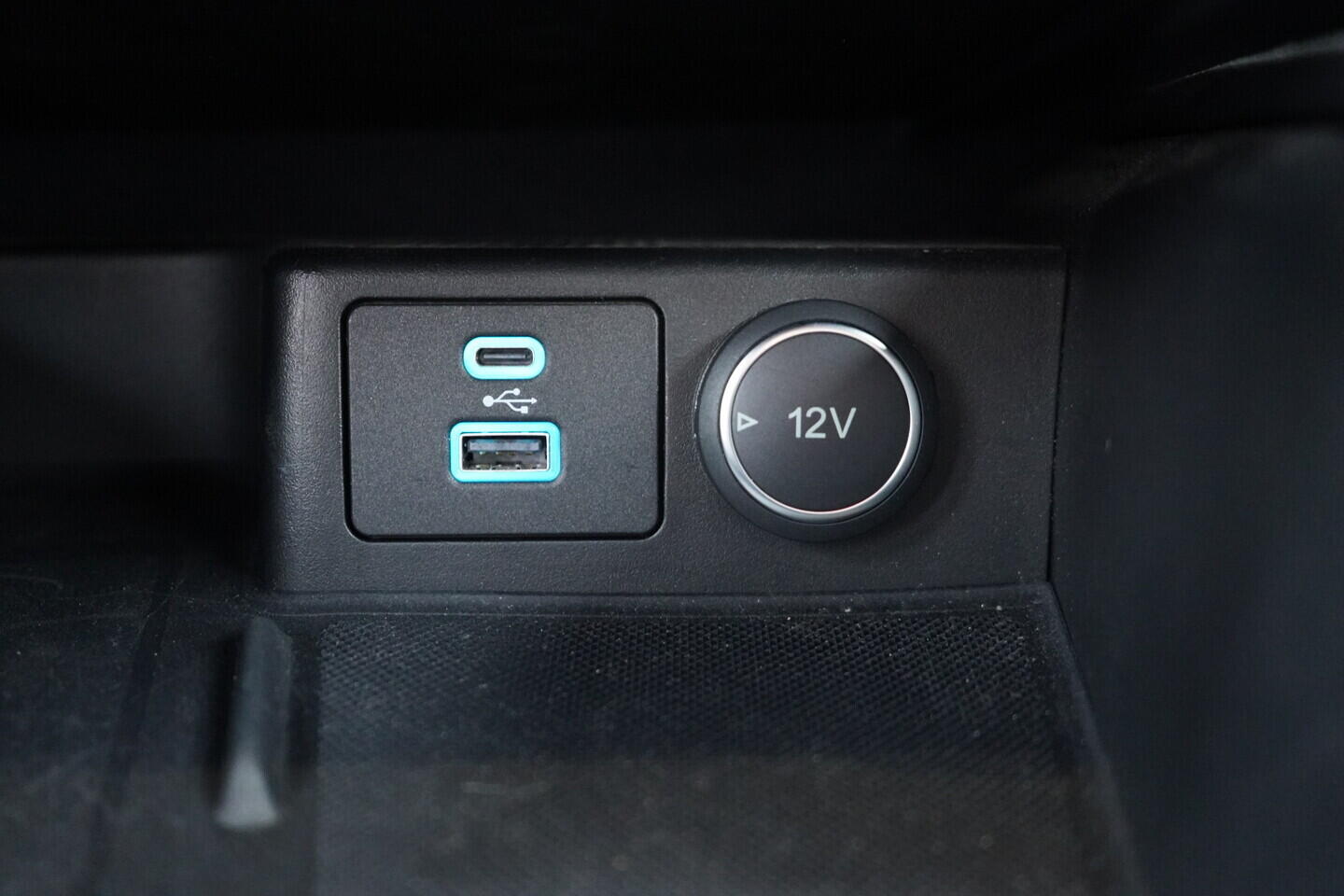 OV190V10808_35.webp_KUGA  1.5  110 kW manuál