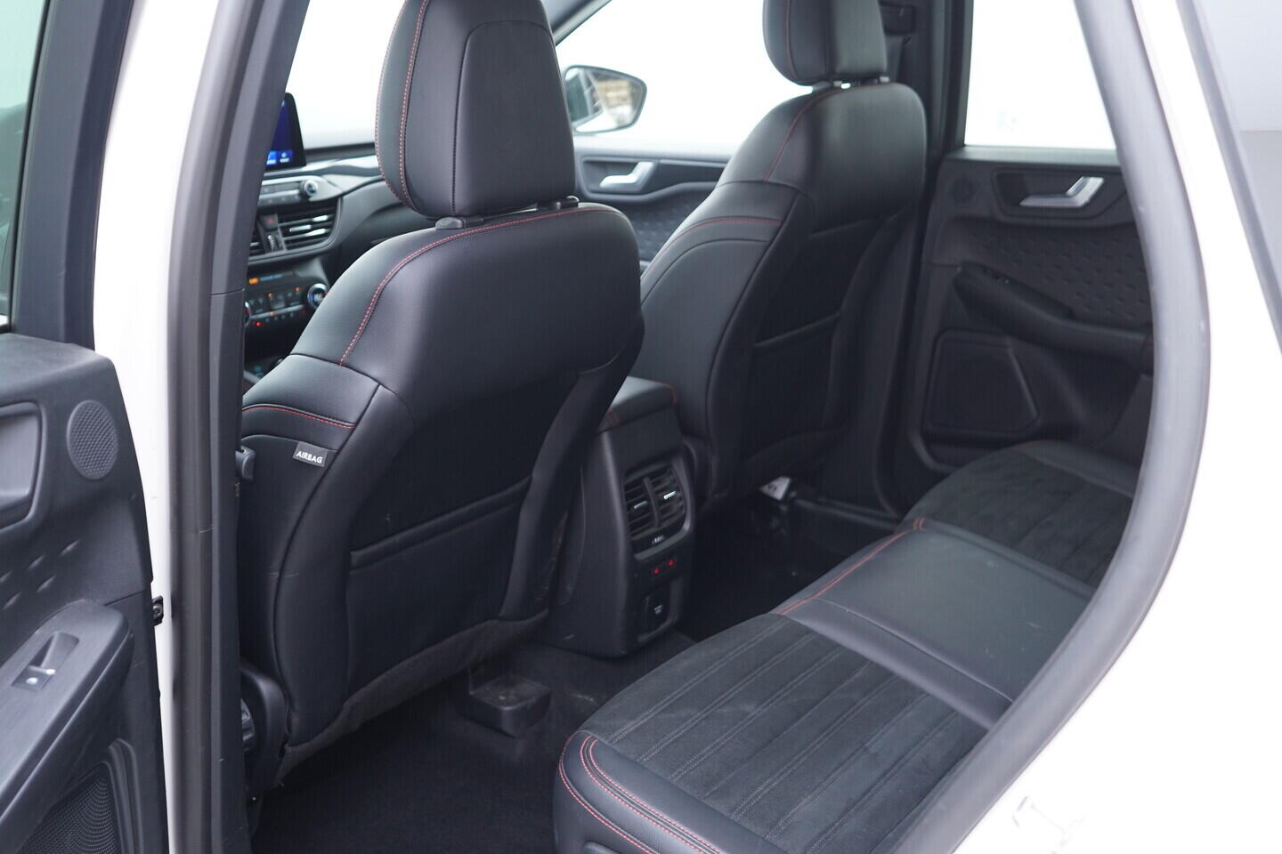 OV190V10808_37.webp_KUGA  1.5  110 kW manuál