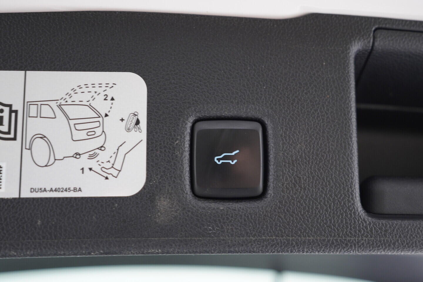 OV190V10808_43.webp_KUGA  1.5  110 kW manuál