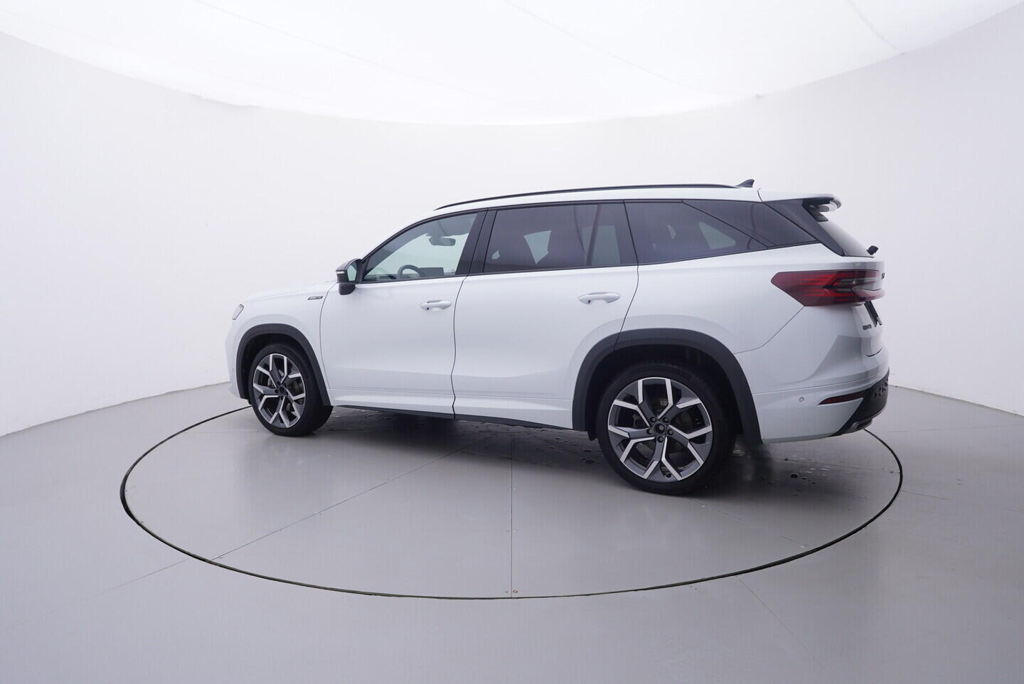 OV190V10810_12.webp_KODIAQ SportLine 2.0 TDI 142 kW automat, DPH