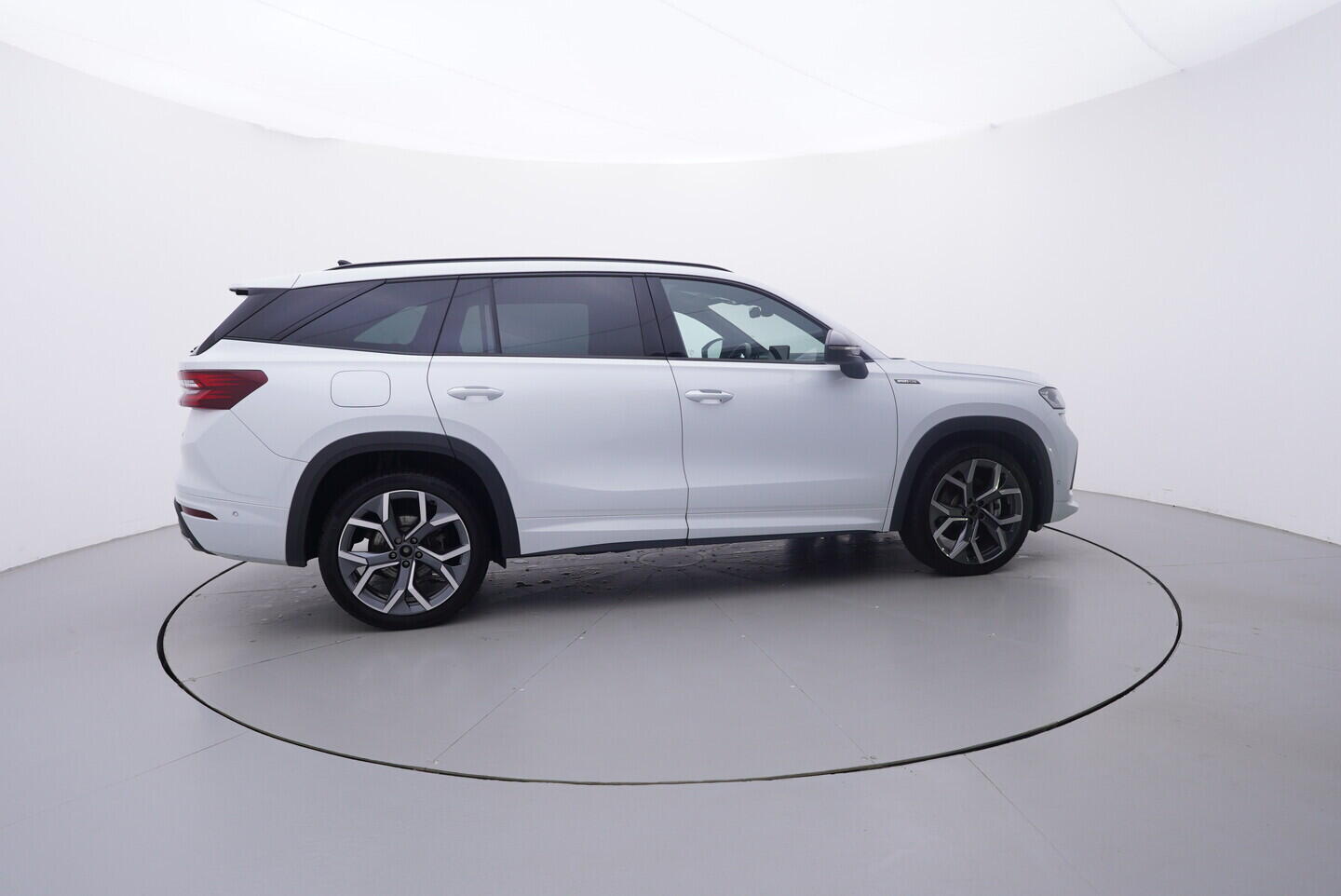 OV190V10810_15.webp_KODIAQ SportLine 2.0 TDI 142 kW automat, DPH
