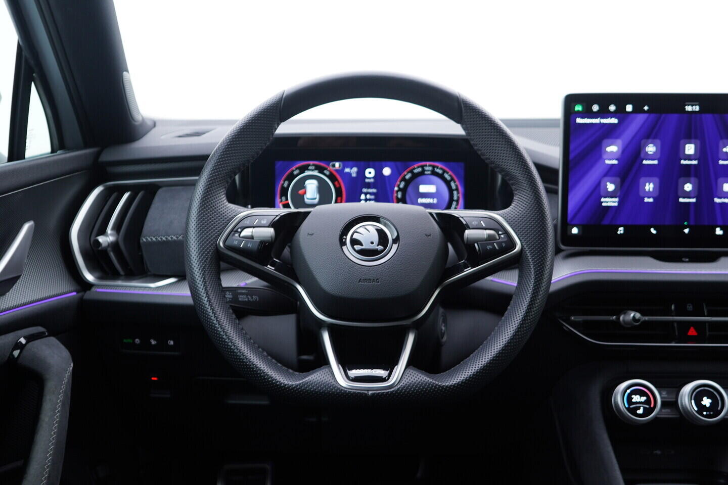 OV190V10810_29.webp_KODIAQ SportLine 2.0 TDI 142 kW automat, DPH