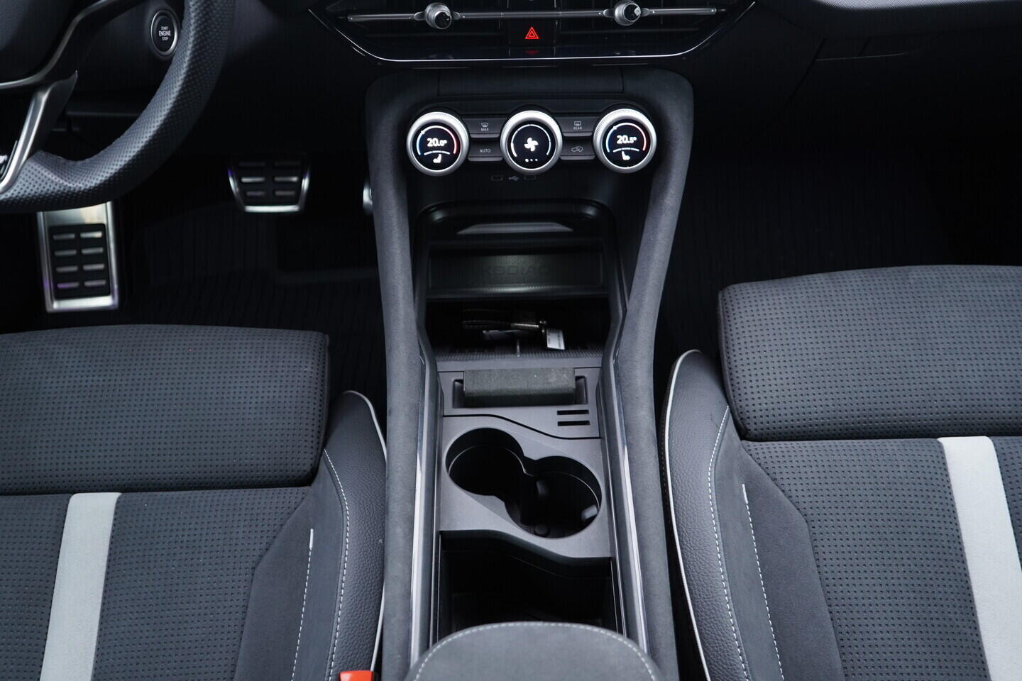 OV190V10810_36.webp_KODIAQ SportLine 2.0 TDI 142 kW automat, DPH