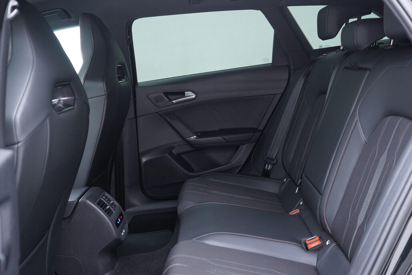 OV190V10811_37.webp_LEON SP 2.0 TSI 228 kW automat