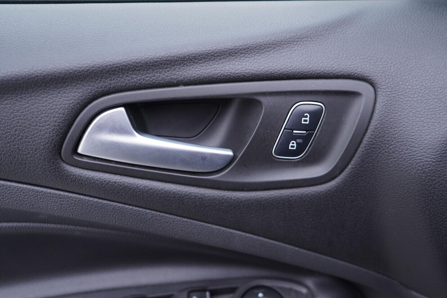 OV190V10812_21.webp_KUGA ST-Line 1.5  110 kW manuál