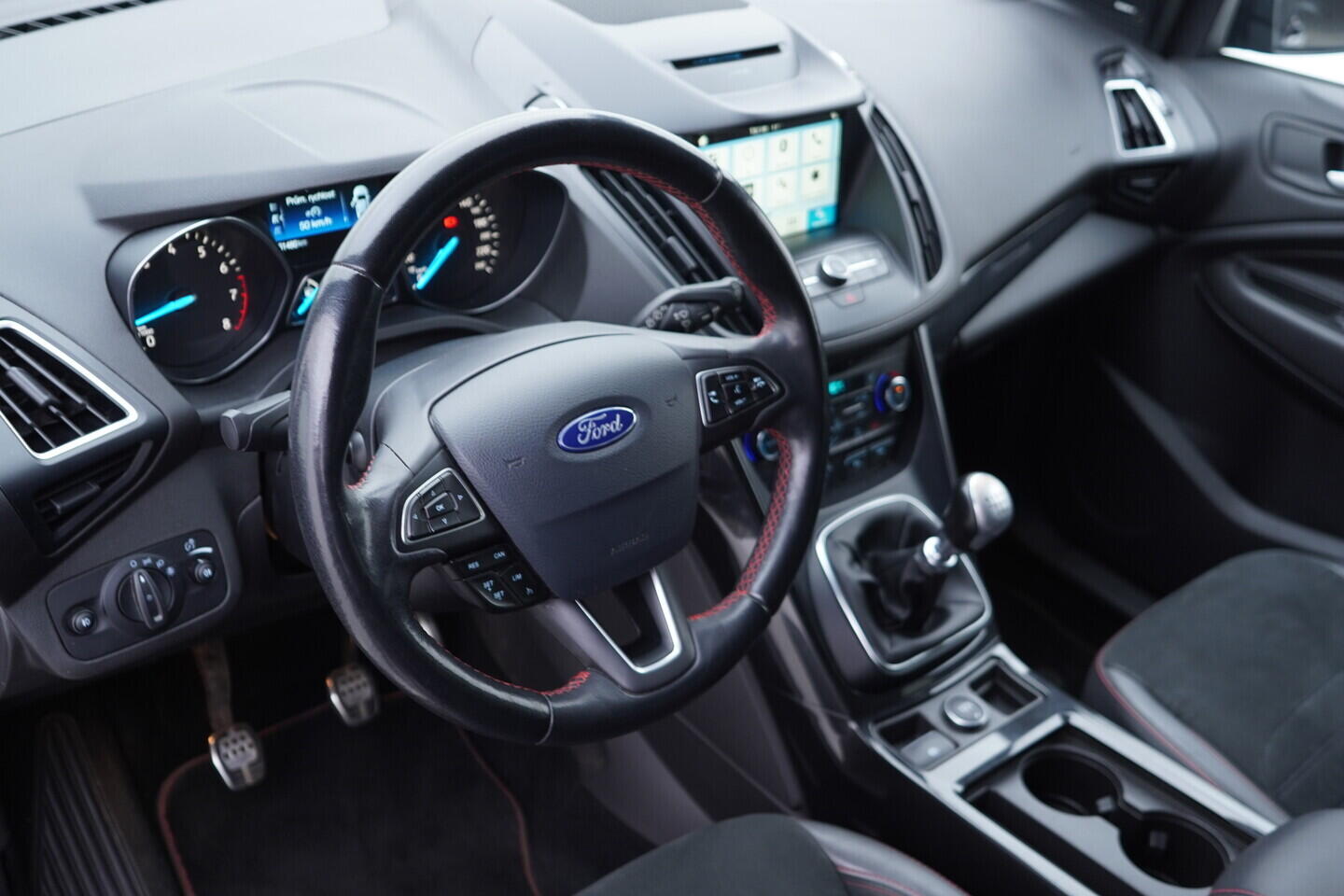 OV190V10812_22.webp_KUGA ST-Line 1.5  110 kW manuál