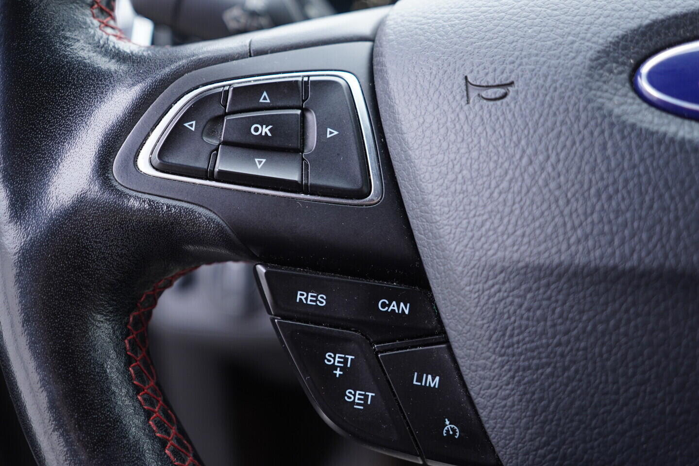 OV190V10812_25.webp_KUGA ST-Line 1.5  110 kW manuál