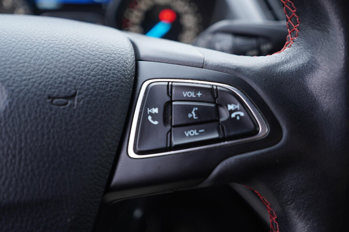 OV190V10812_26.webp_KUGA ST-Line 1.5  110 kW manuál