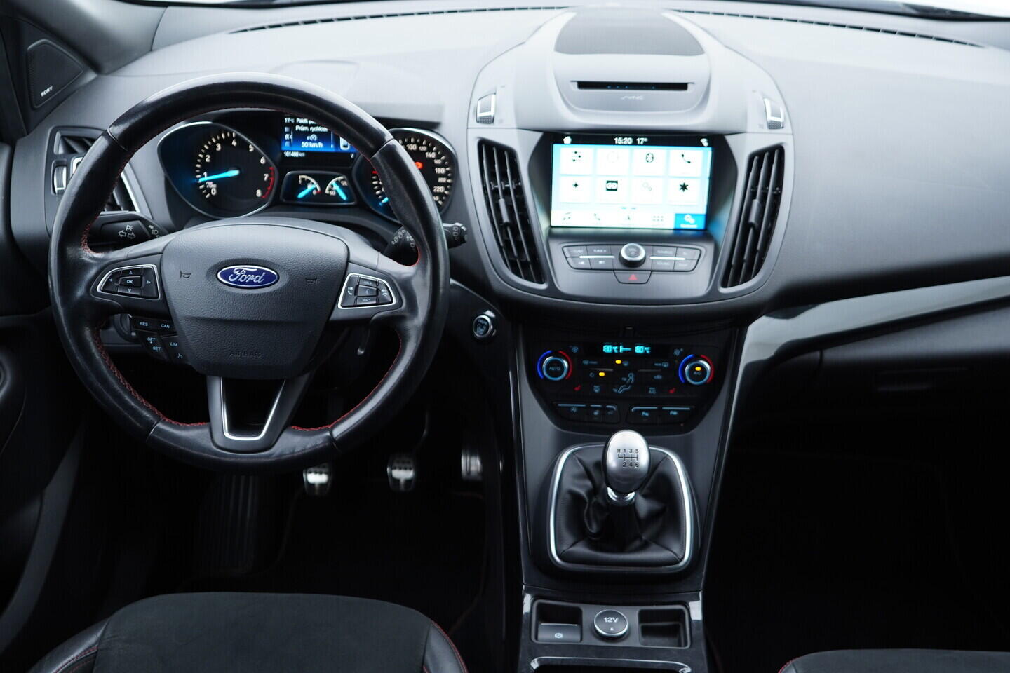 OV190V10812_30.webp_KUGA ST-Line 1.5  110 kW manuál