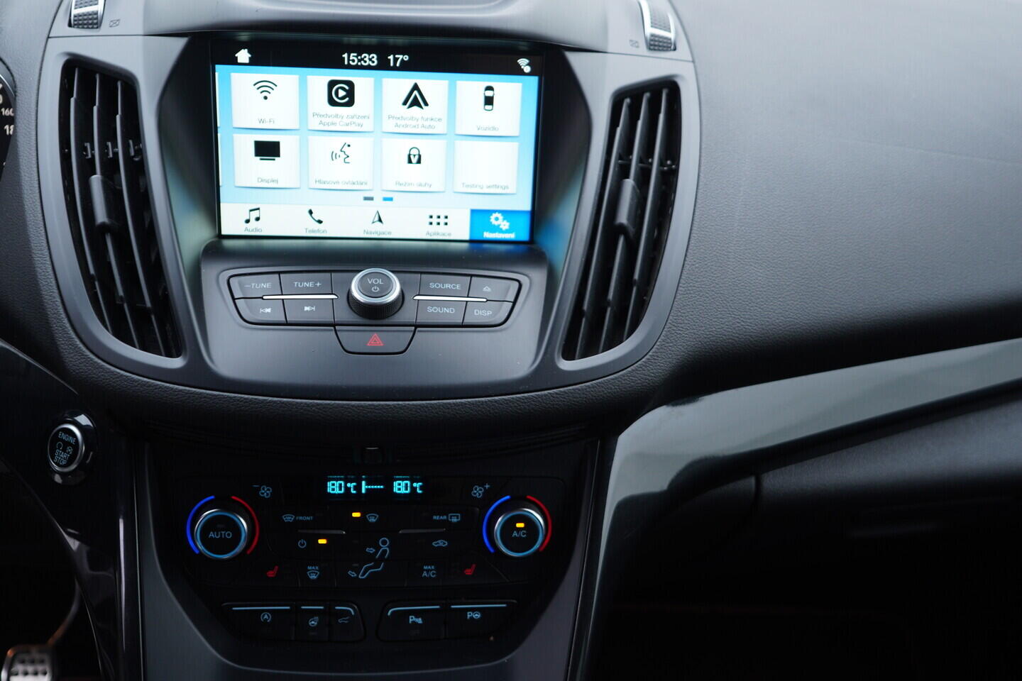 OV190V10812_40.webp_KUGA ST-Line 1.5  110 kW manuál