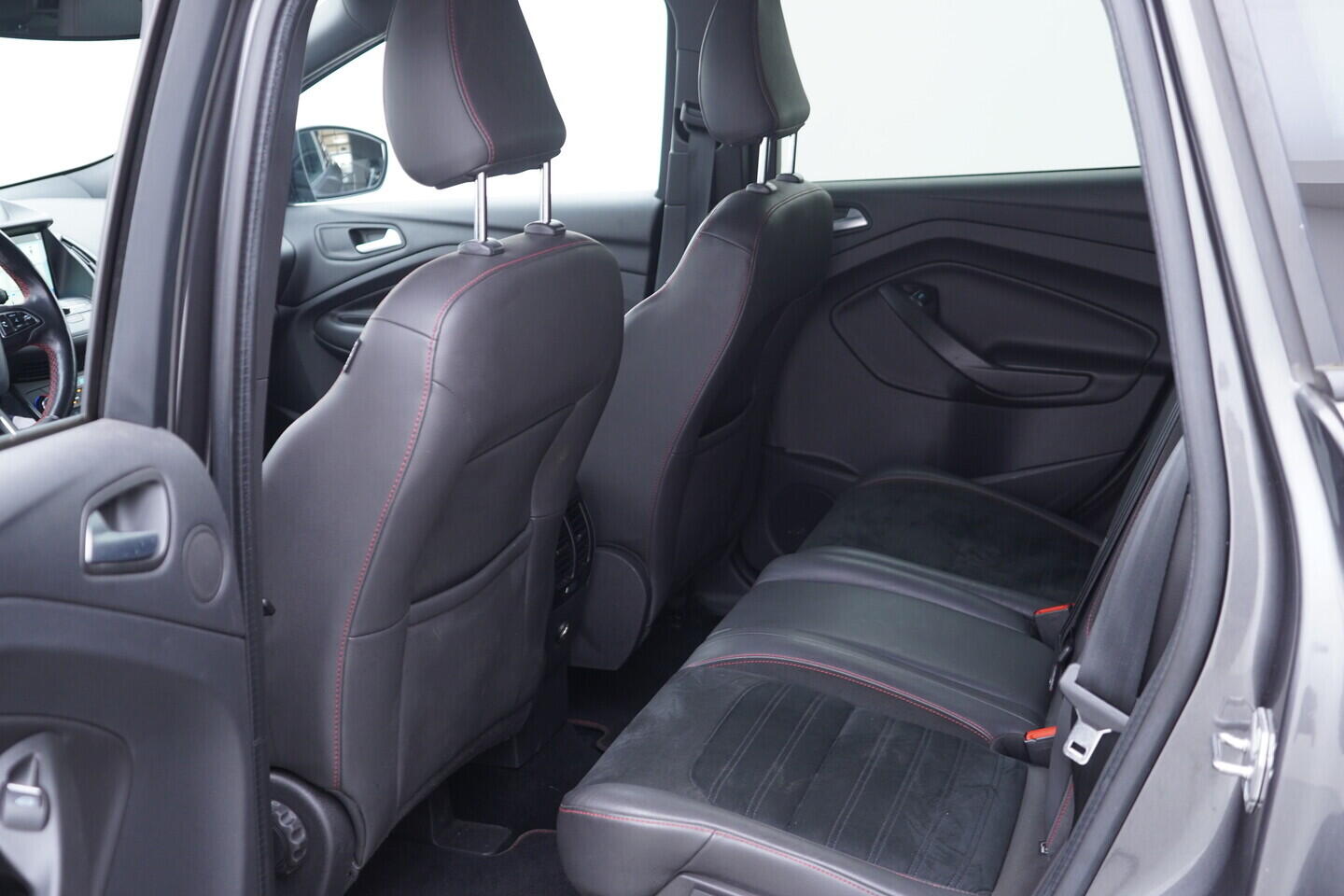 OV190V10812_41.webp_KUGA ST-Line 1.5  110 kW manuál