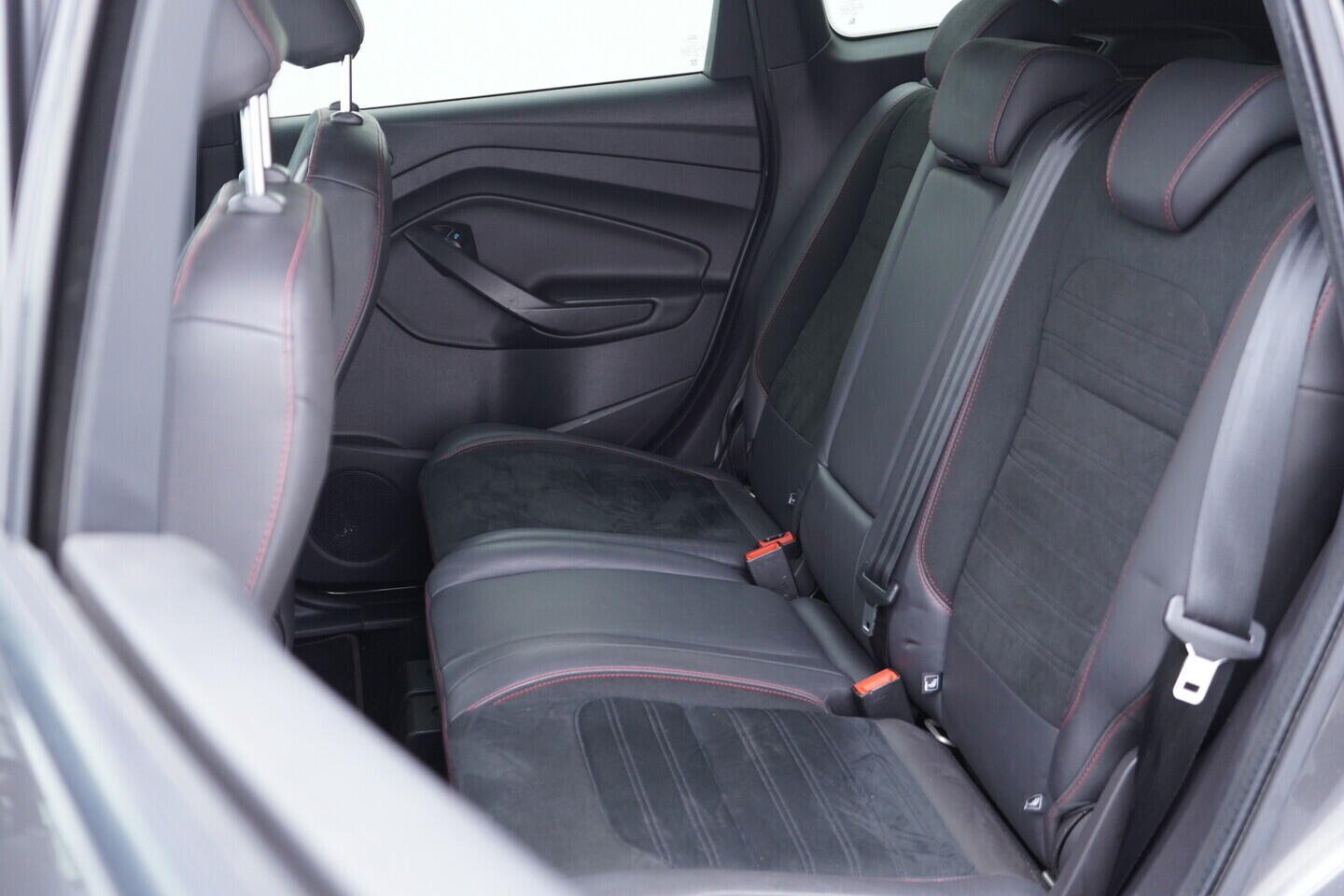 OV190V10812_43.webp_KUGA ST-Line 1.5  110 kW manuál