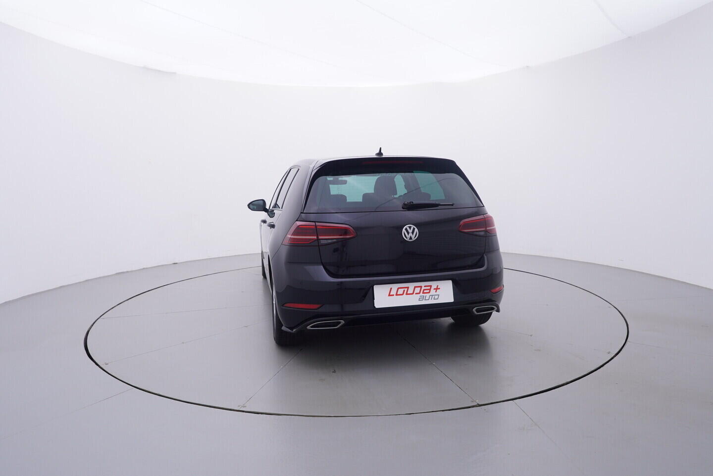 OV190V10813_13.webp_GOLF R-Line 1.5 TSI 110 kW manuál