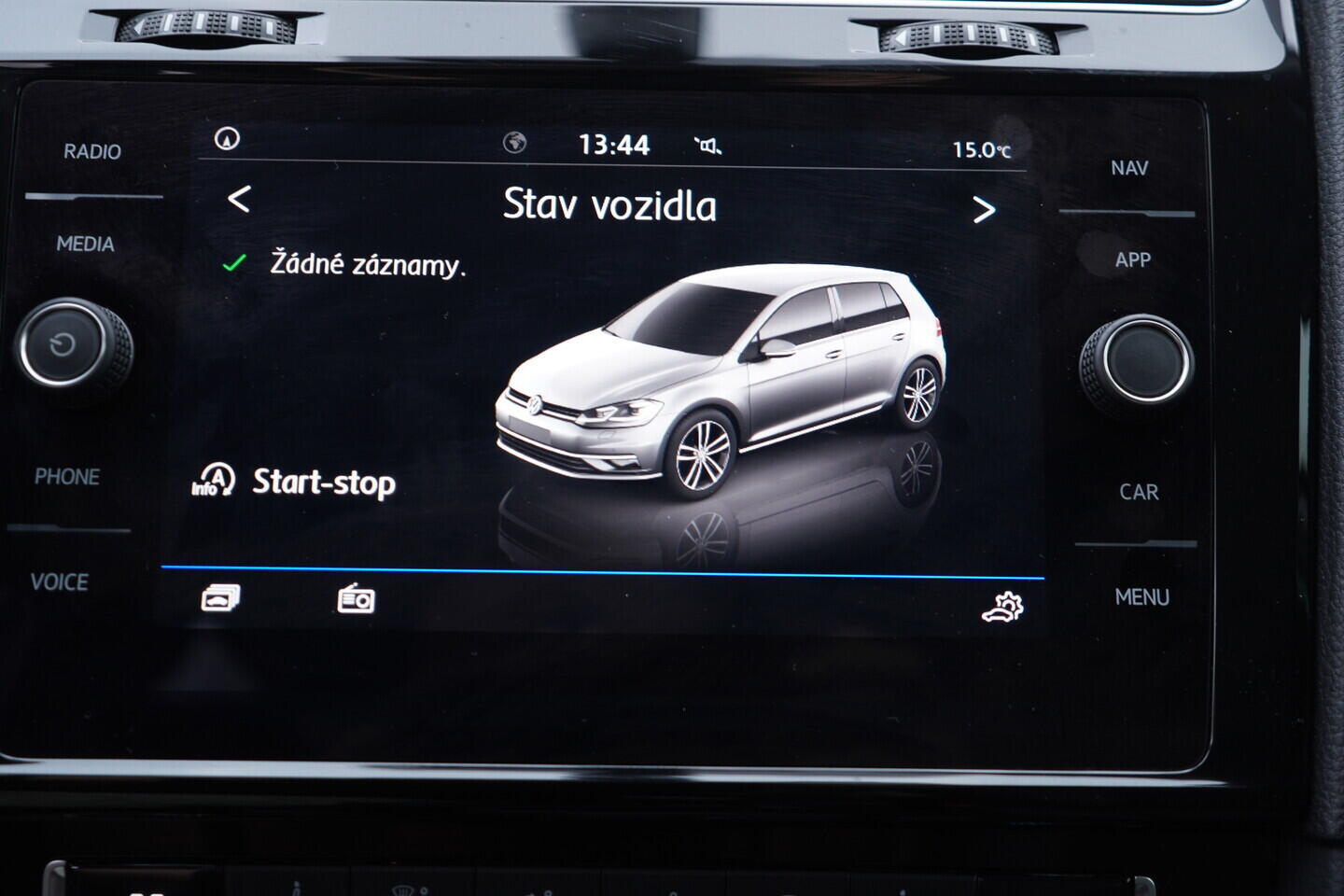 OV190V10813_35.webp_GOLF R-Line 1.5 TSI 110 kW manuál