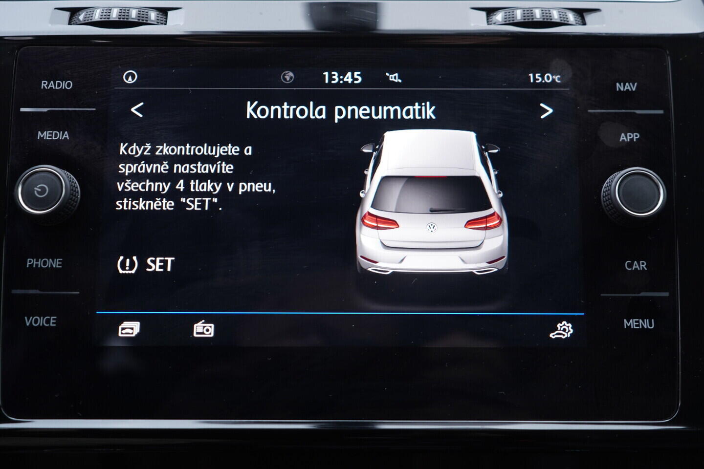 OV190V10813_36.webp_GOLF R-Line 1.5 TSI 110 kW manuál