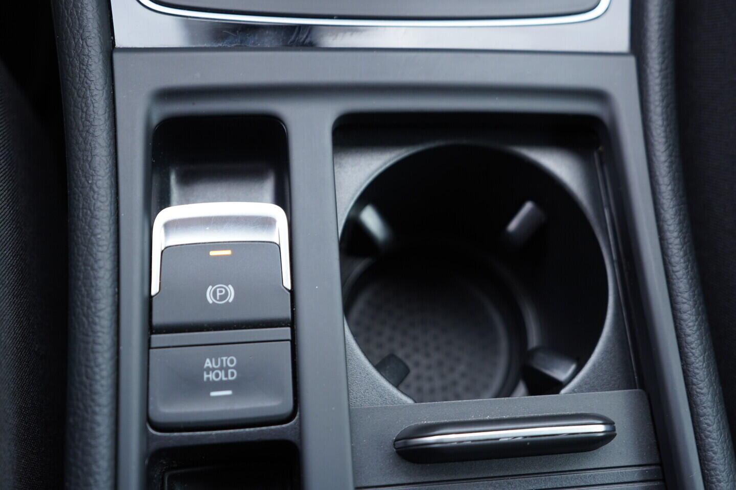 OV190V10813_42.webp_GOLF R-Line 1.5 TSI 110 kW manuál
