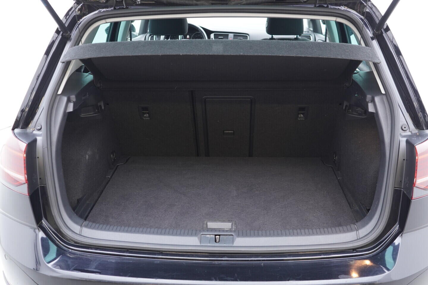 OV190V10813_47.webp_GOLF R-Line 1.5 TSI 110 kW manuál