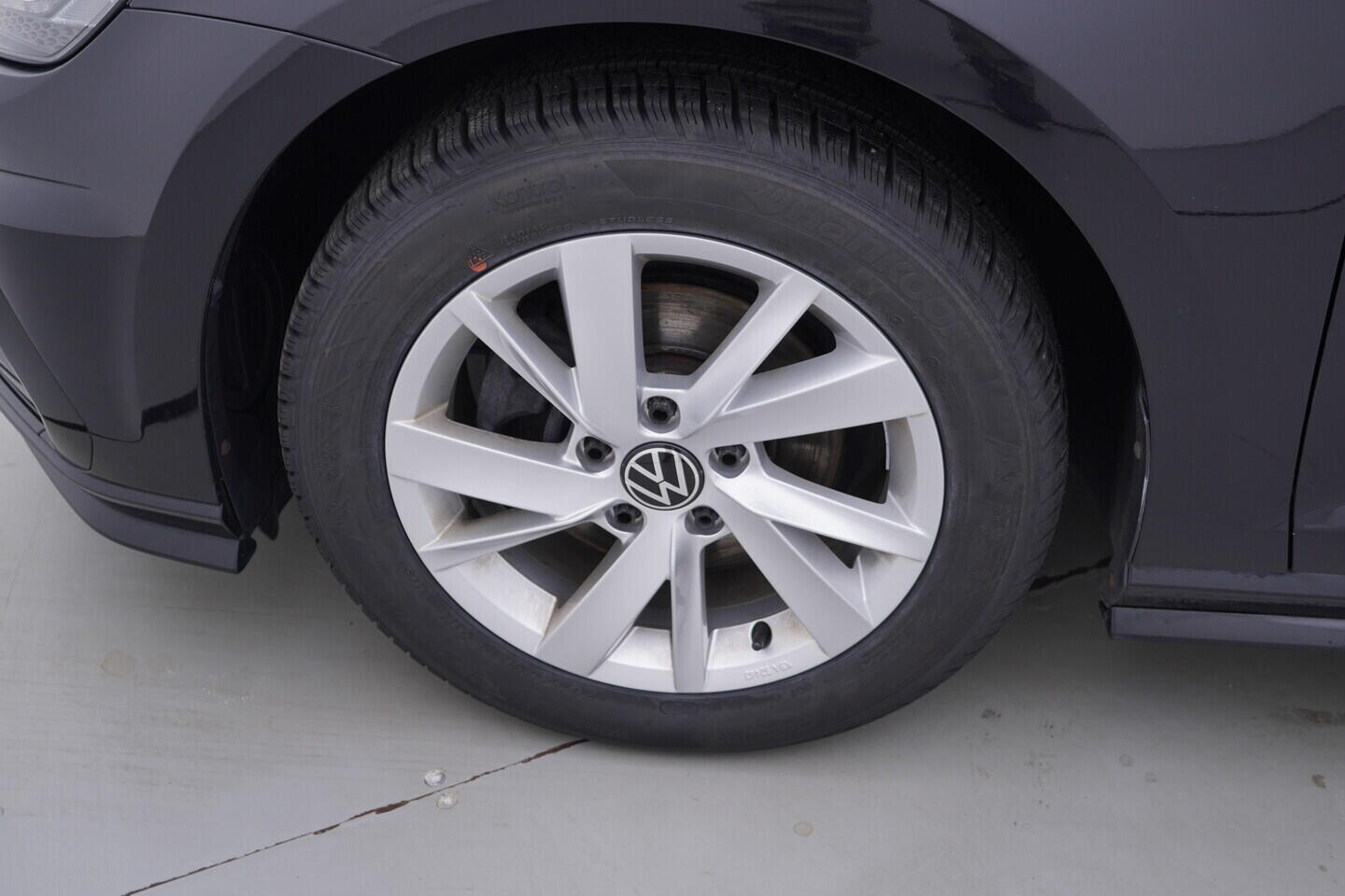 OV190V10813_49.webp_GOLF R-Line 1.5 TSI 110 kW manuál