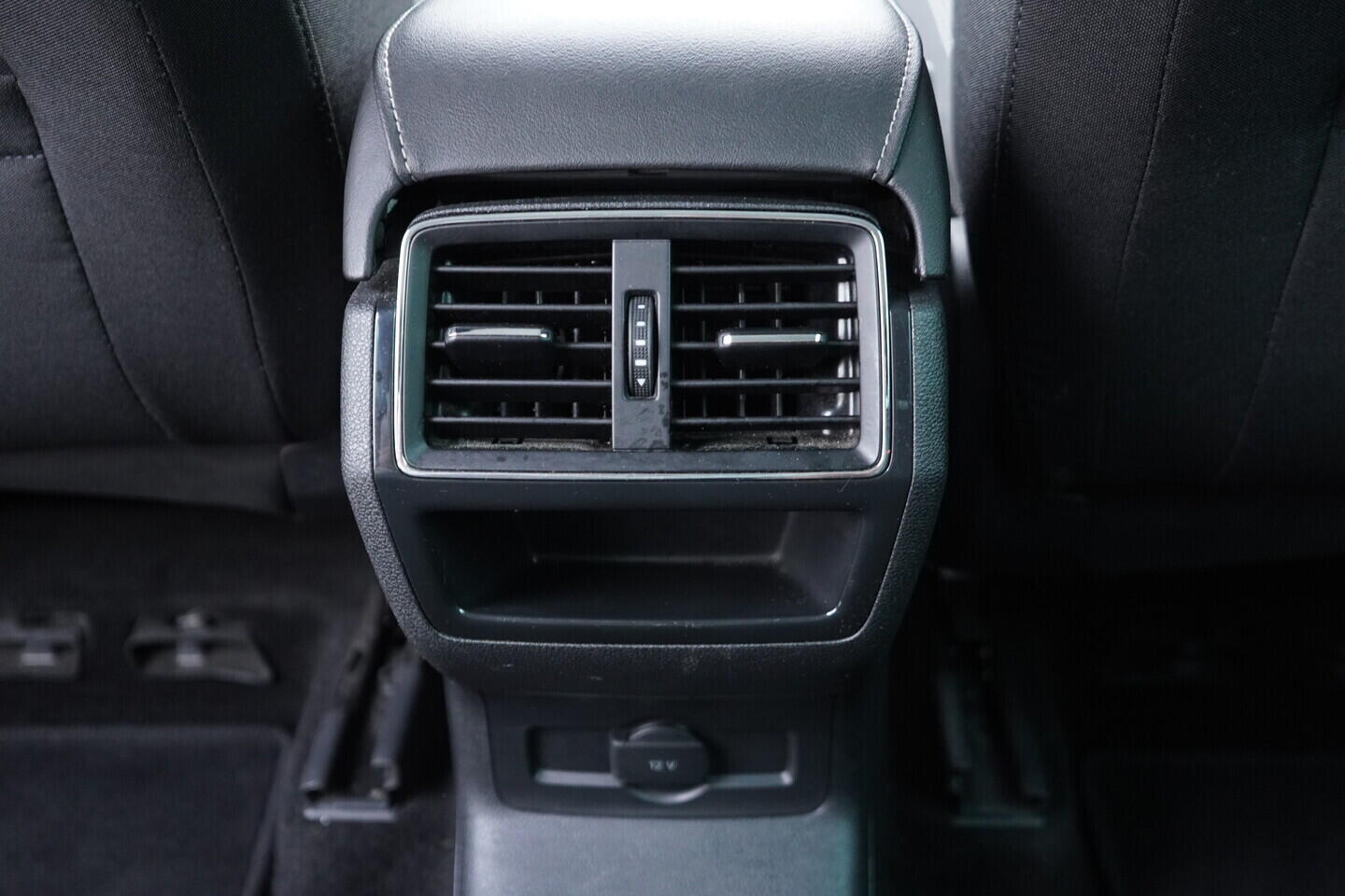 OV190V10816_35.webp_KAROQ Style 1.5 TSI 110 kW automat, DPH