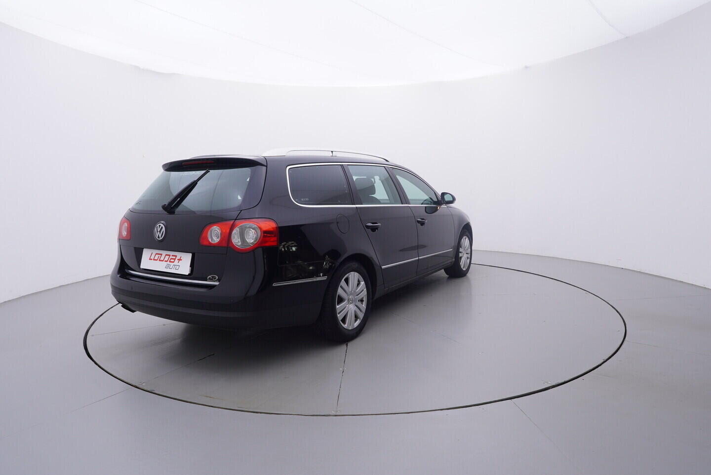 OV190V10817_14.webp_PASSAT VARIANT  2.0 TDI 103 kW automat