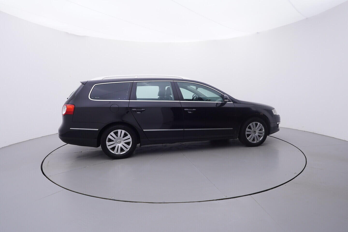 OV190V10817_15.webp_PASSAT VARIANT  2.0 TDI 103 kW automat