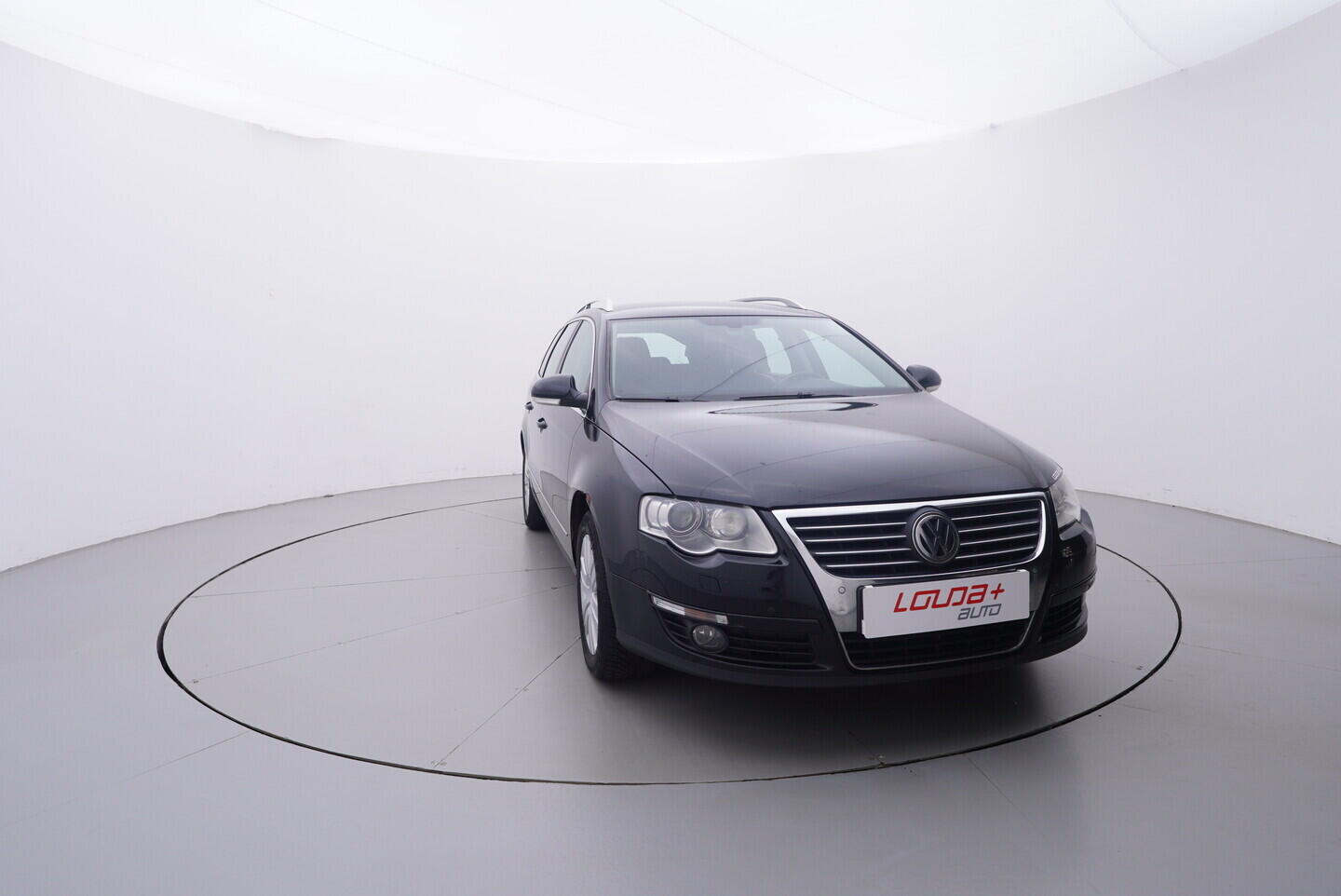 OV190V10817_17.webp_PASSAT VARIANT  2.0 TDI 103 kW automat