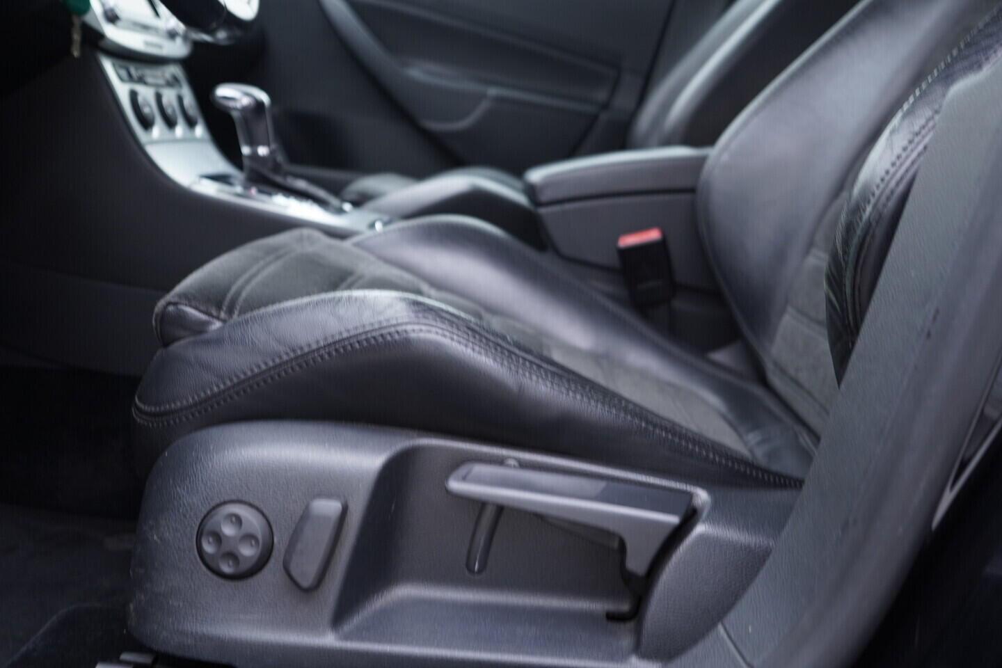 OV190V10817_21.webp_PASSAT VARIANT  2.0 TDI 103 kW automat