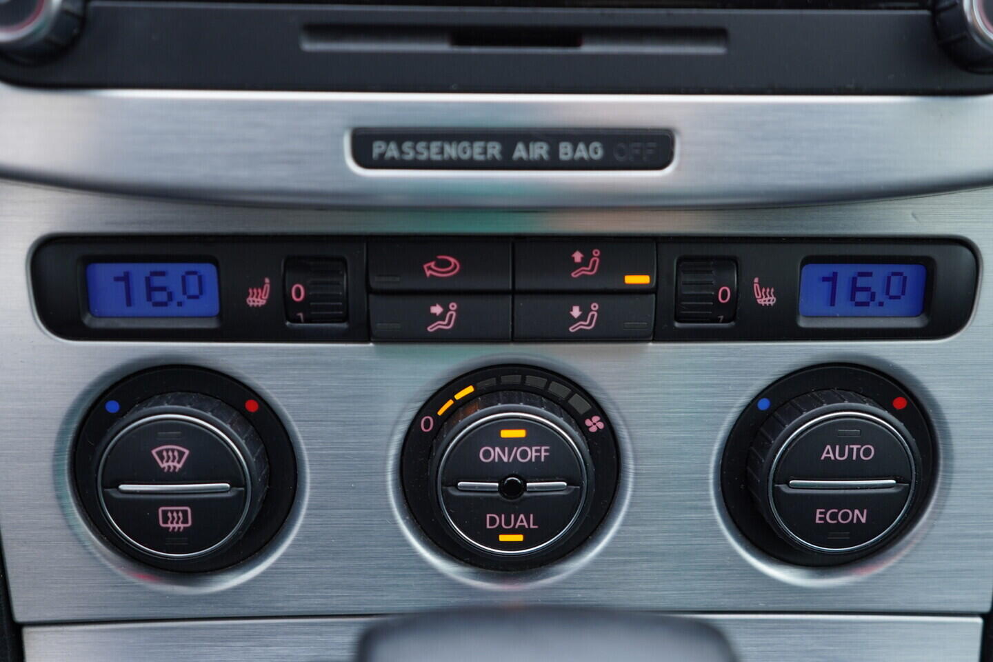 OV190V10817_34.webp_PASSAT VARIANT  2.0 TDI 103 kW automat