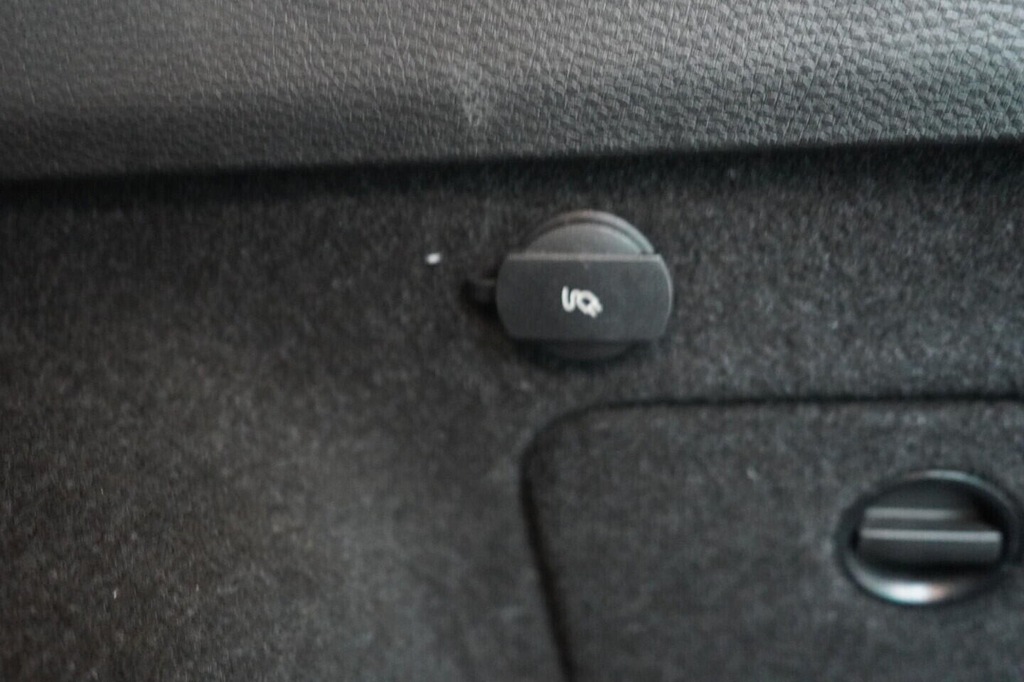 OV190V10817_40.webp_PASSAT VARIANT  2.0 TDI 103 kW automat