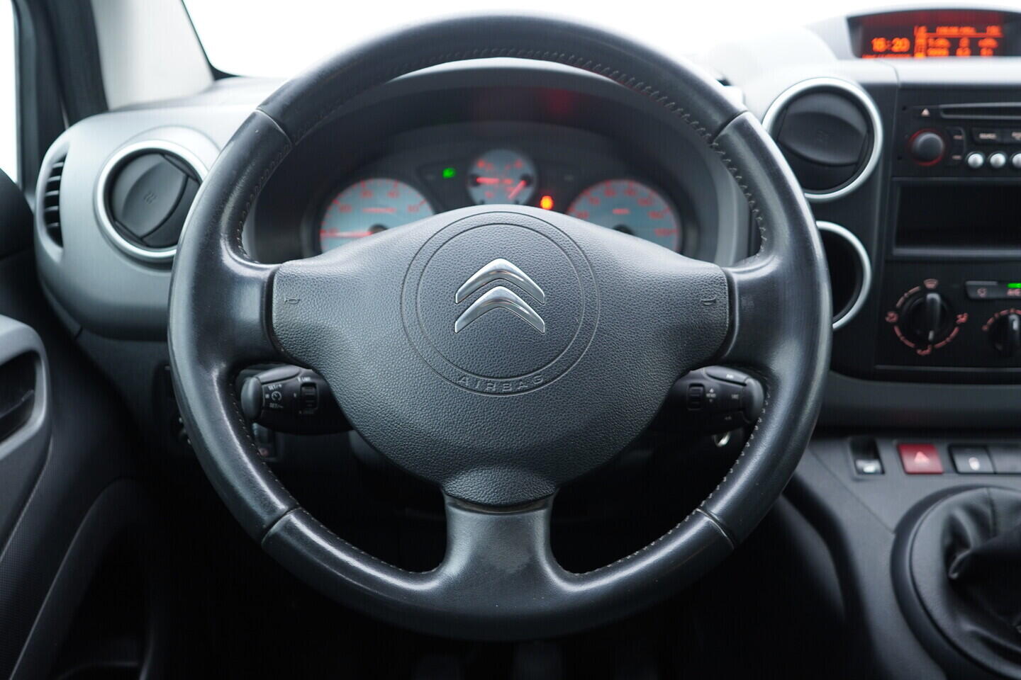 OV190V10818_26.webp_BERLINGO  1.6 1.6 VTi 88 kW manuál, DPH