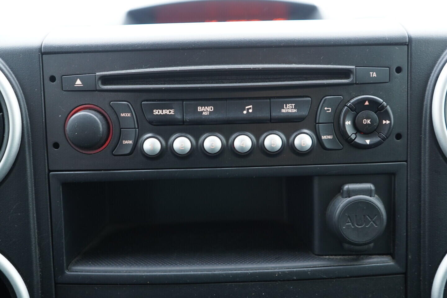 OV190V10818_28.webp_BERLINGO  1.6 1.6 VTi 88 kW manuál, DPH