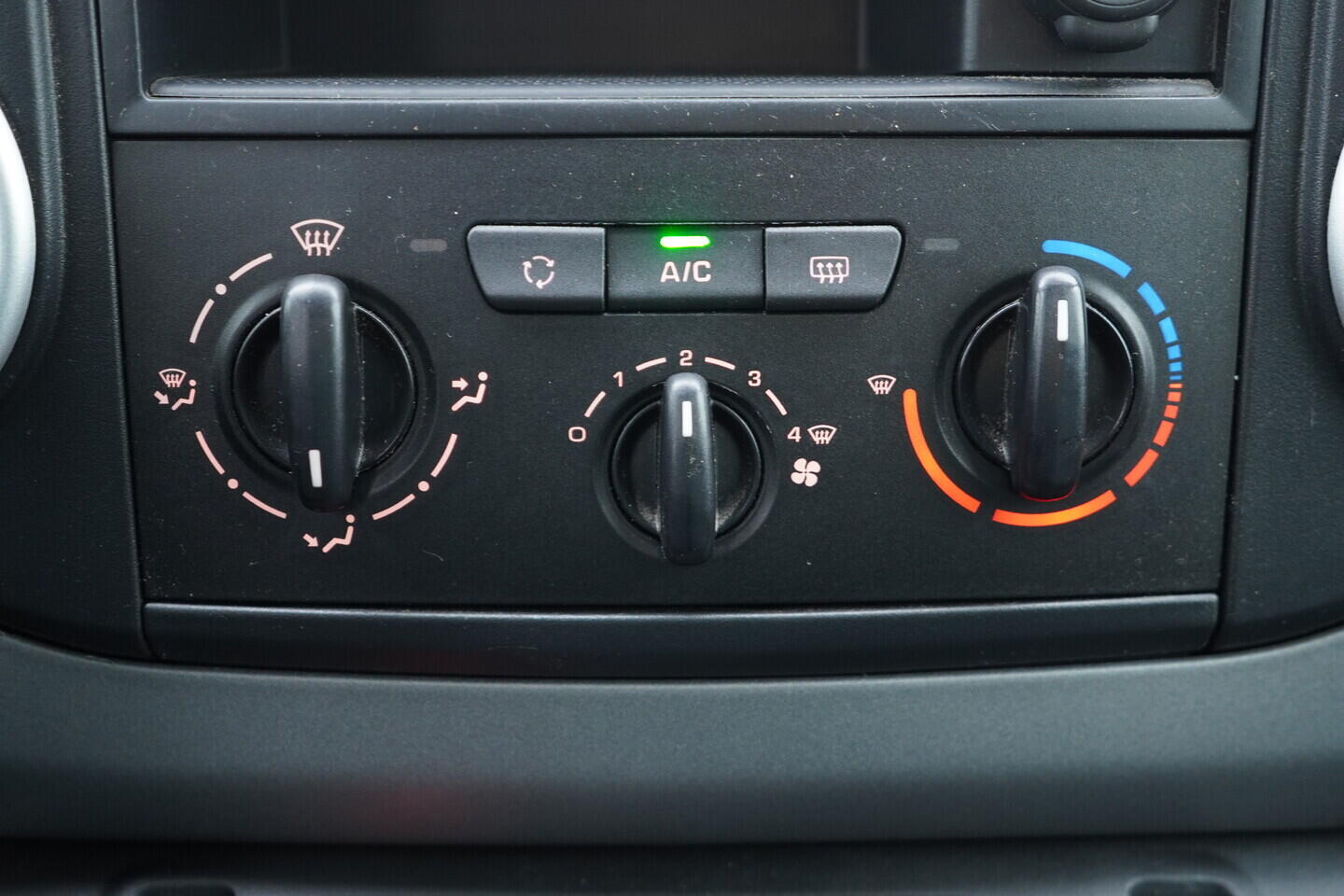 OV190V10818_29.webp_BERLINGO  1.6 1.6 VTi 88 kW manuál, DPH