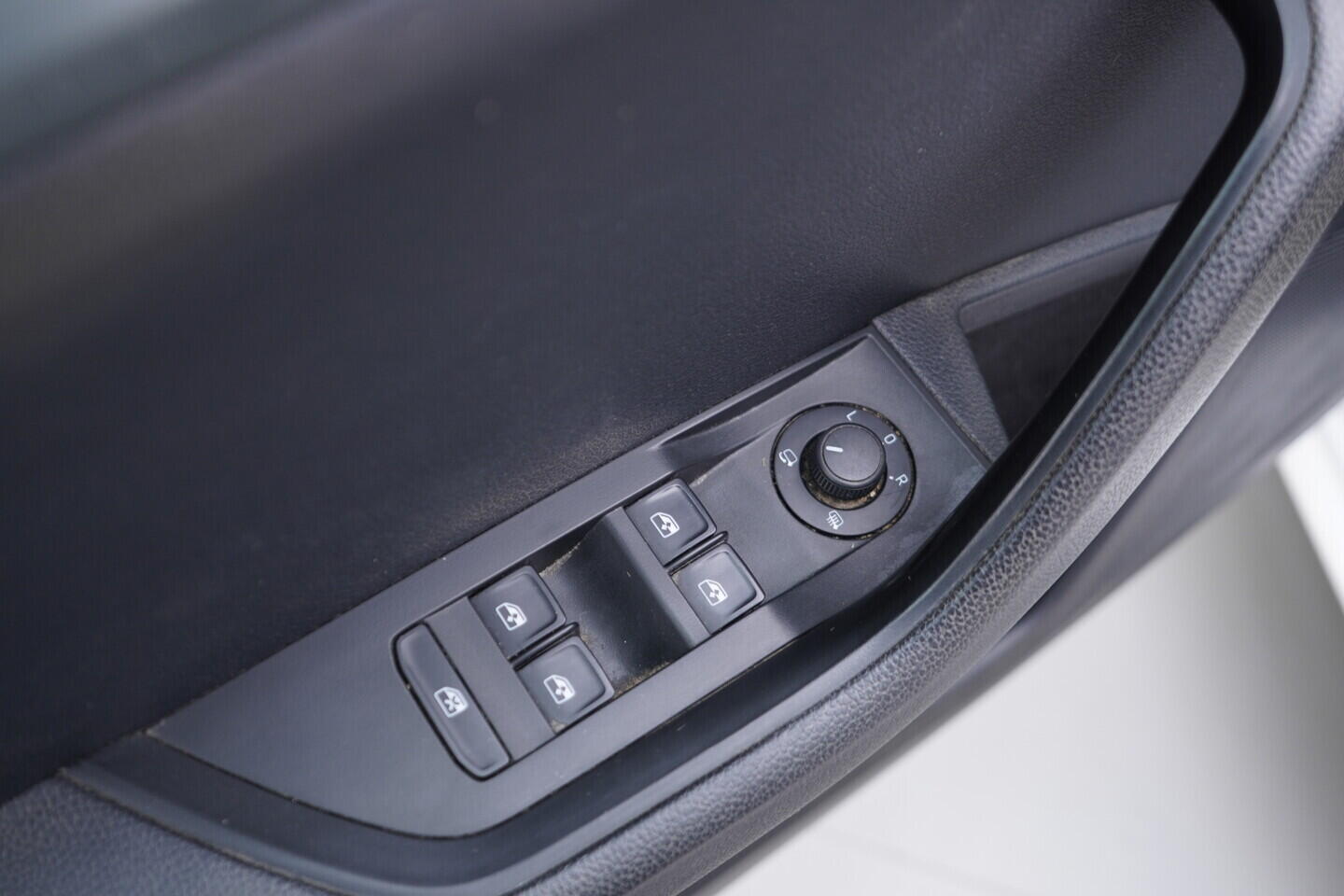 OV190V10819_20.webp_SUPERB Ambition 2.0 TDI 110 kW manuál