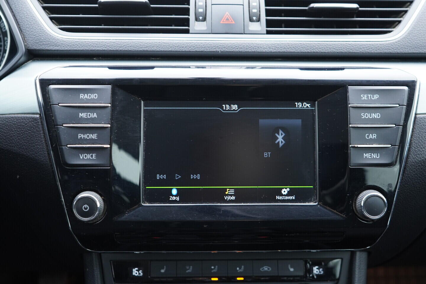 OV190V10819_31.webp_SUPERB Ambition 2.0 TDI 110 kW manuál