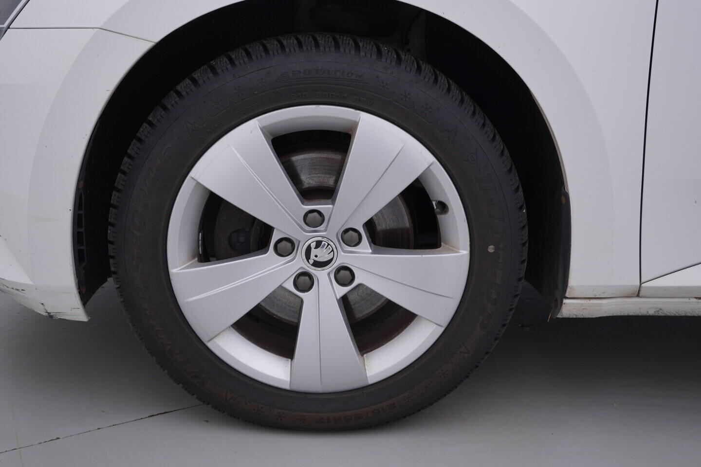 OV190V10819_41.webp_SUPERB Ambition 2.0 TDI 110 kW manuál