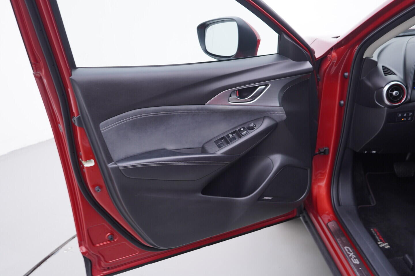 OV190V10820_19.webp_CX-3 Revolution TOP 2.0  110 kW automat