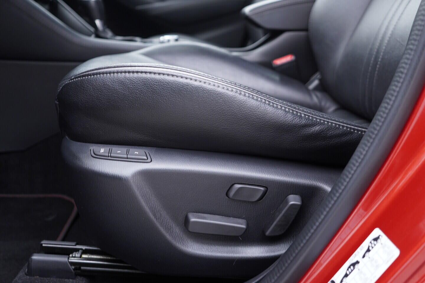 OV190V10820_21.webp_CX-3 Revolution TOP 2.0  110 kW automat