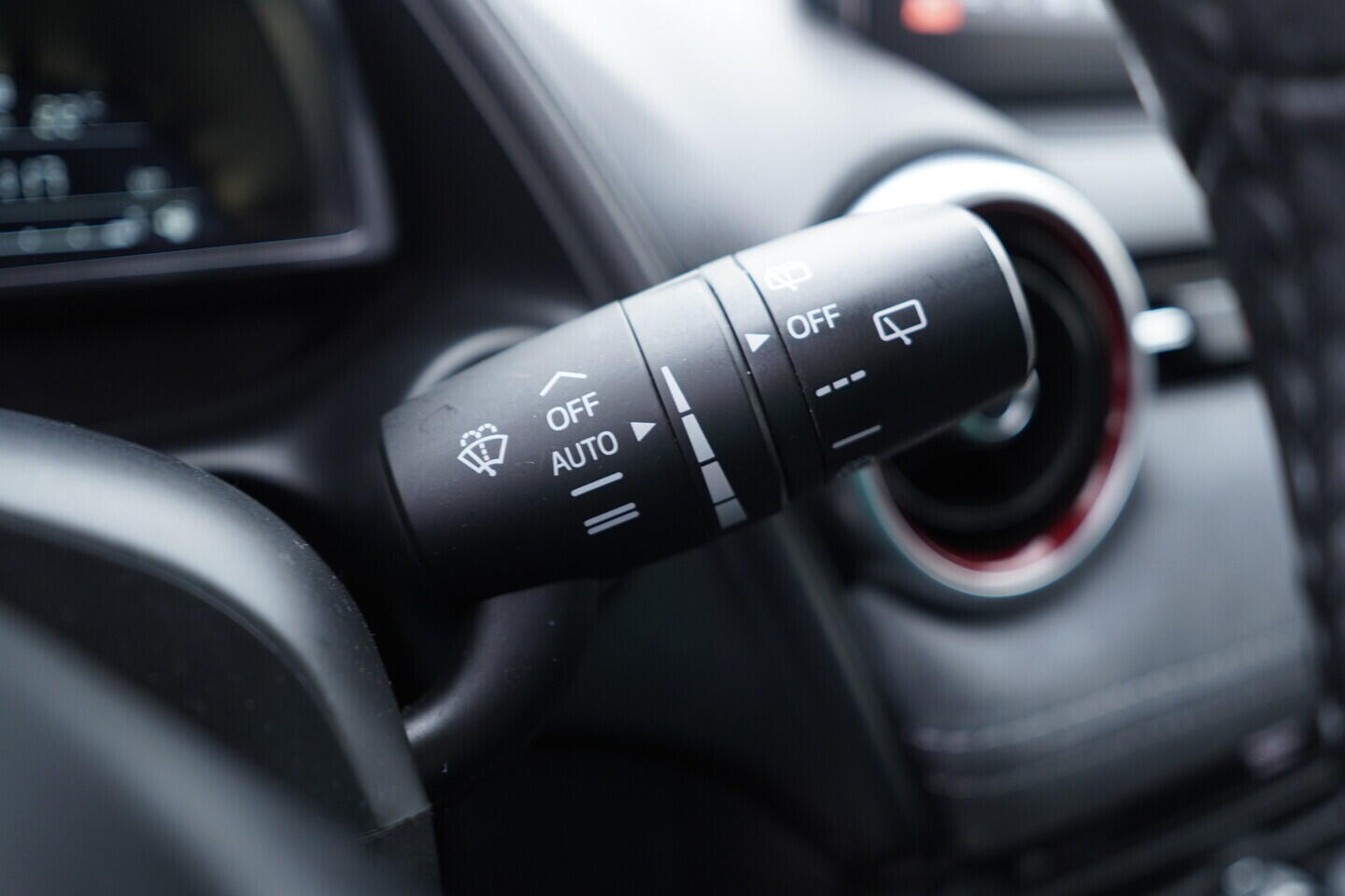 OV190V10820_25.webp_CX-3 Revolution TOP 2.0  110 kW automat