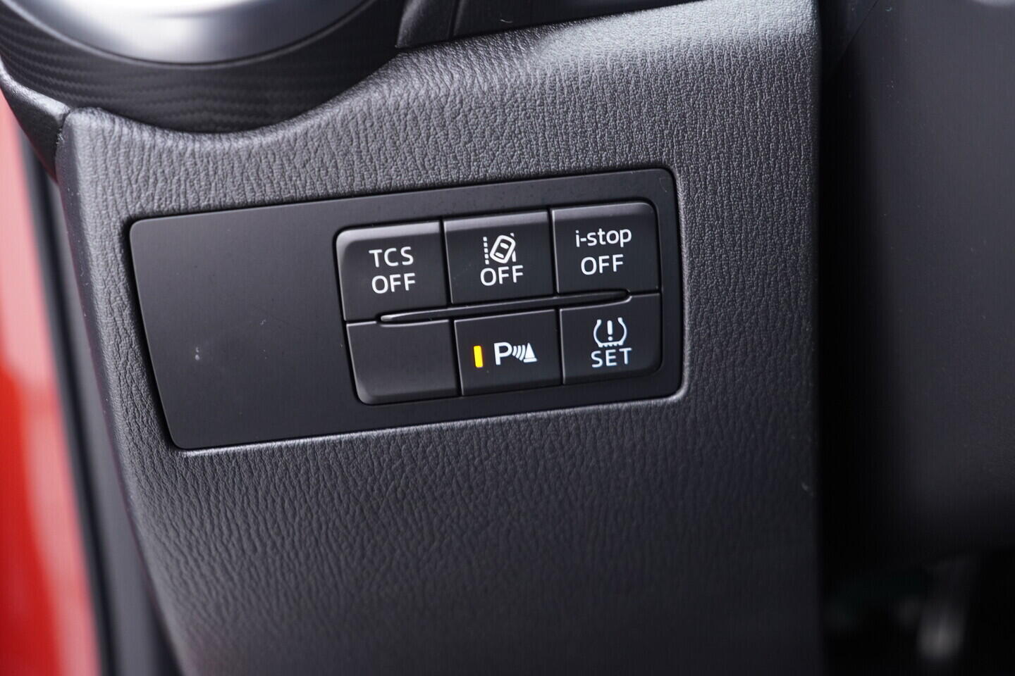 OV190V10820_28.webp_CX-3 Revolution TOP 2.0  110 kW automat