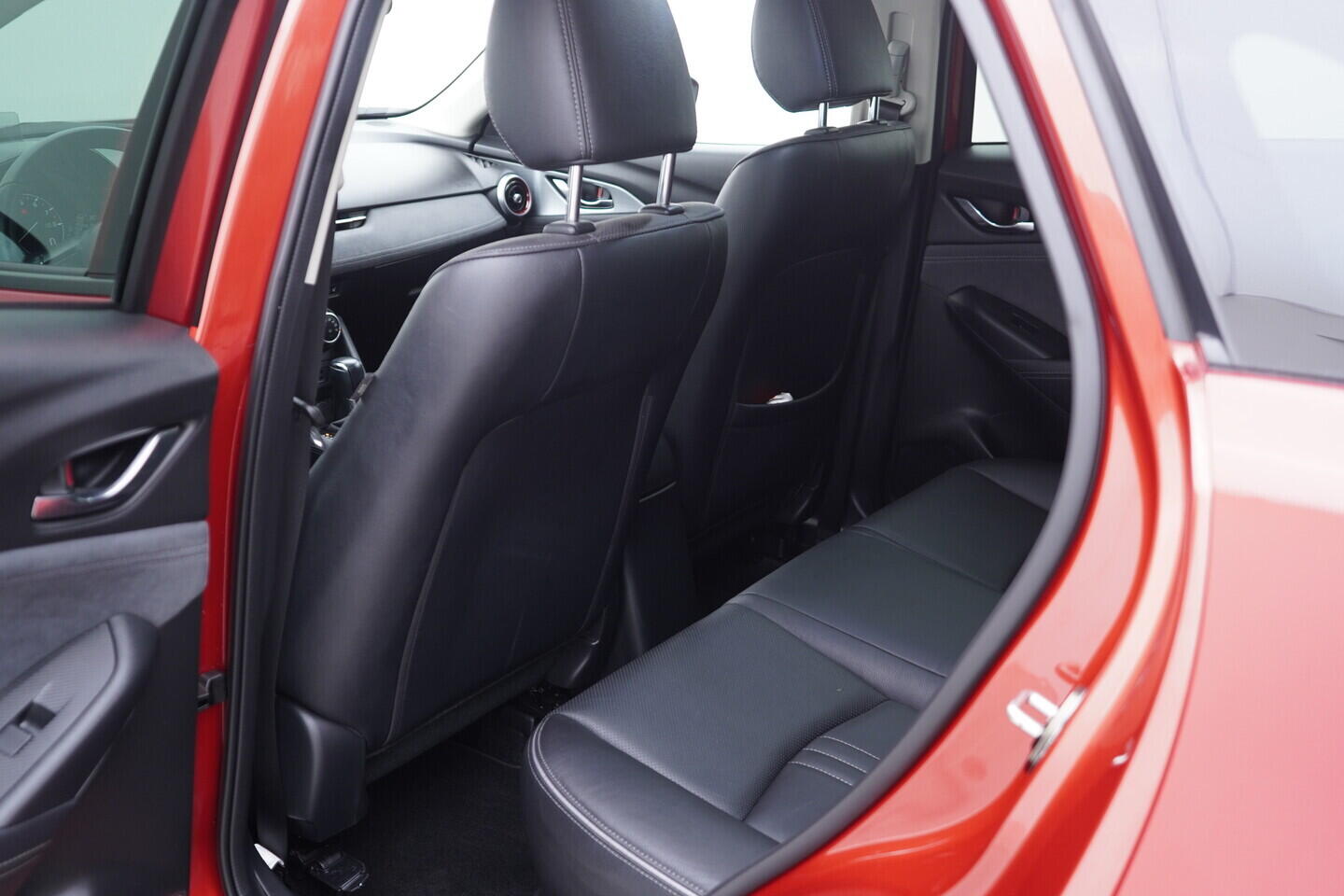 OV190V10820_38.webp_CX-3 Revolution TOP 2.0  110 kW automat