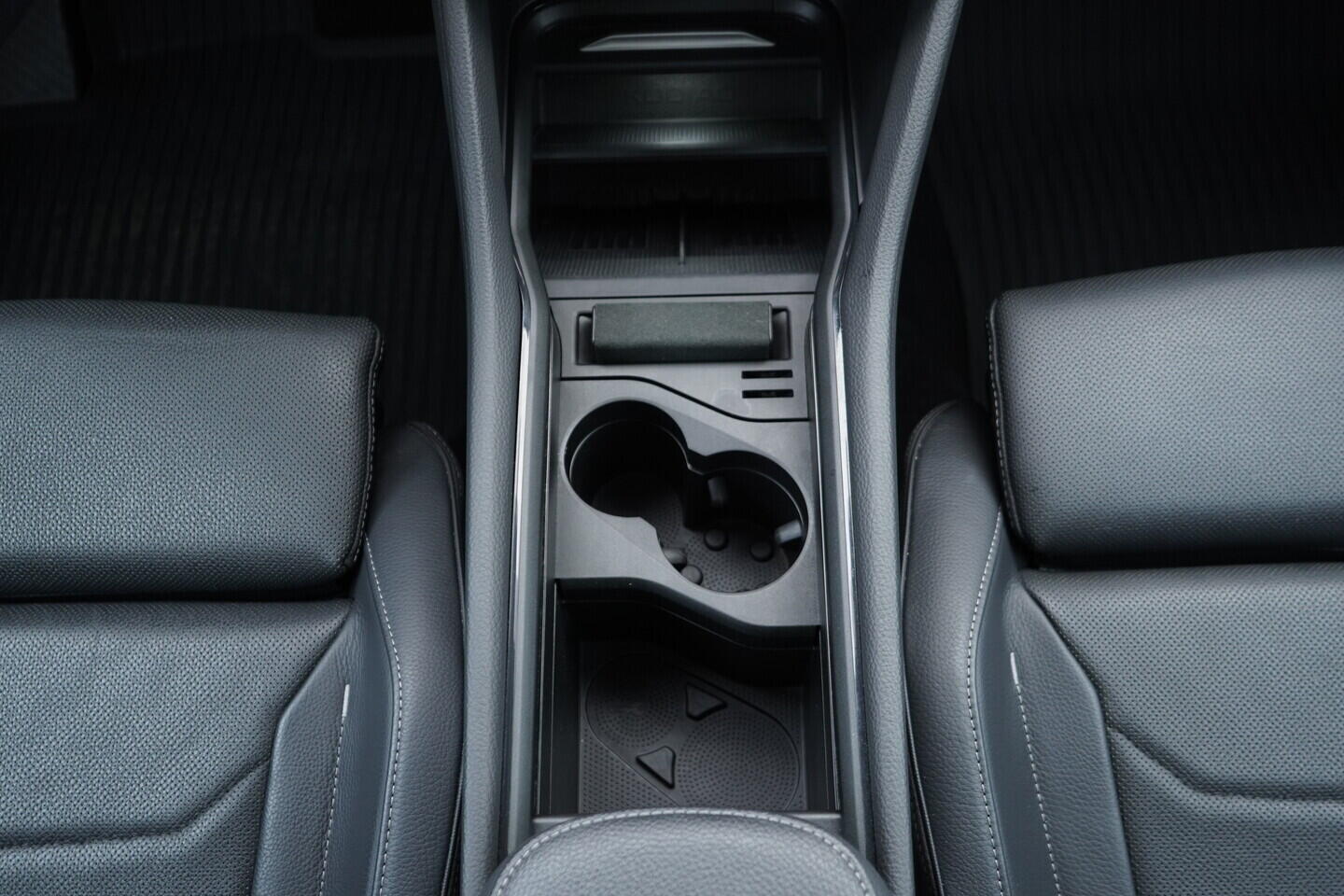 OV190V10825_37.webp_KODIAQ Exclusive Selection 2.0 TDI 142 kW automat, DPH