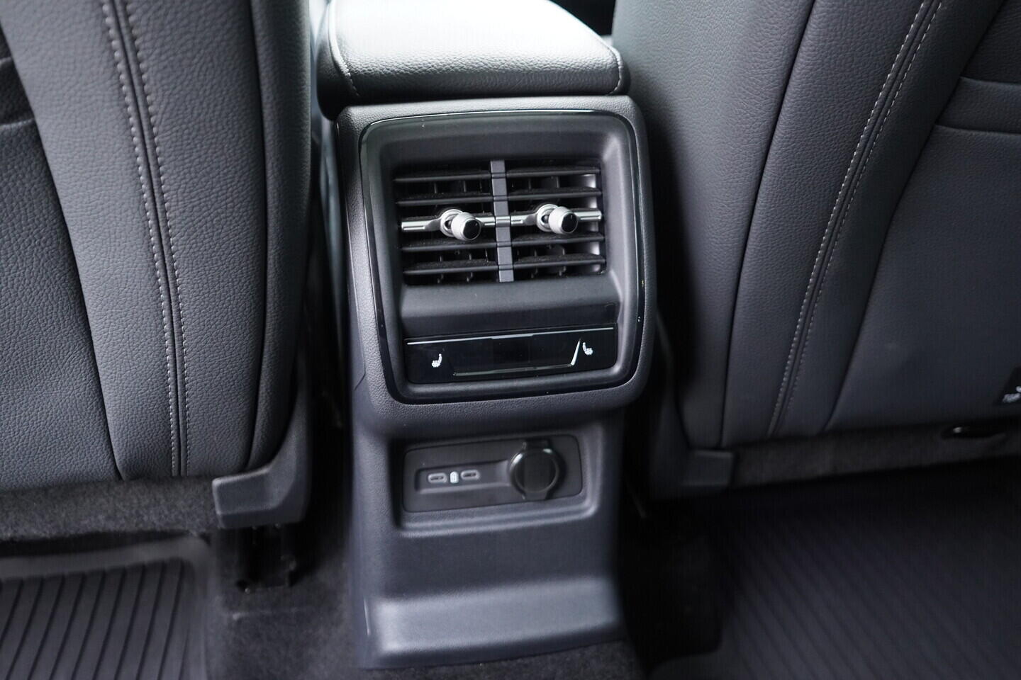 OV190V10825_39.webp_KODIAQ Exclusive Selection 2.0 TDI 142 kW automat, DPH