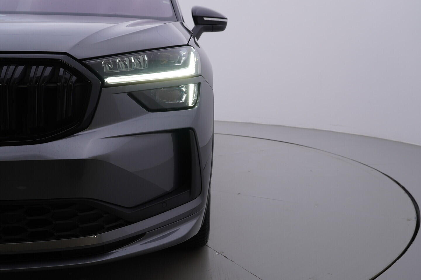 OV190V10827_52.webp_KODIAQ Exclusive Selection 2.0 TDI 142 kW automat, DPH